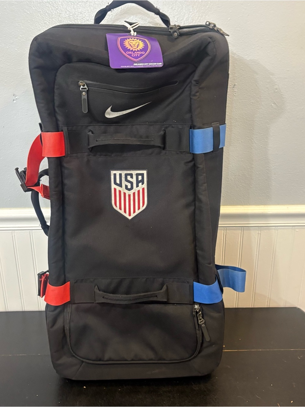 Nike Team USA Olympic Rolling Duffel Bag Travel Luggage Blue Used Soccer READ
